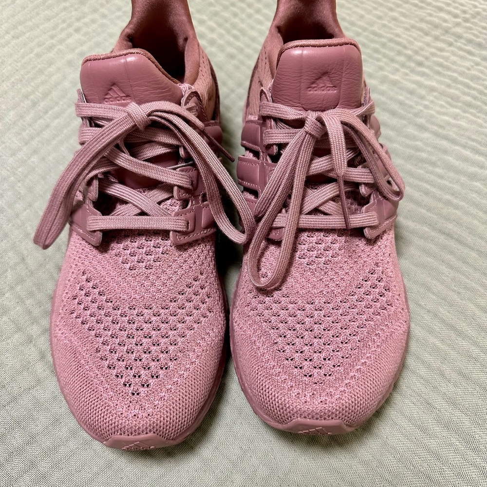 Adidas Ultra Boost - Like New